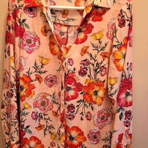 Beautiful floral blouse 👚